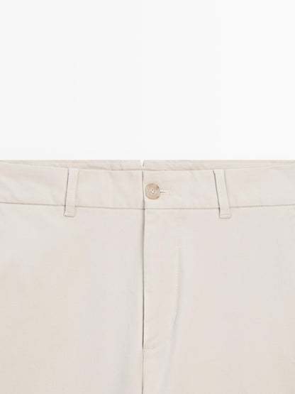PANTALÓN TAPERED FIT CON ALGODÓN