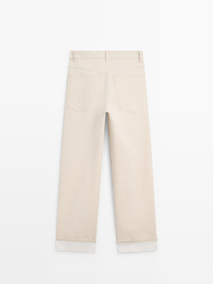 JEANS AJUSTE RECTO BAJO VUELTA