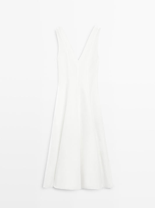 VESTIDO MIDI FLUIDO CON LINO